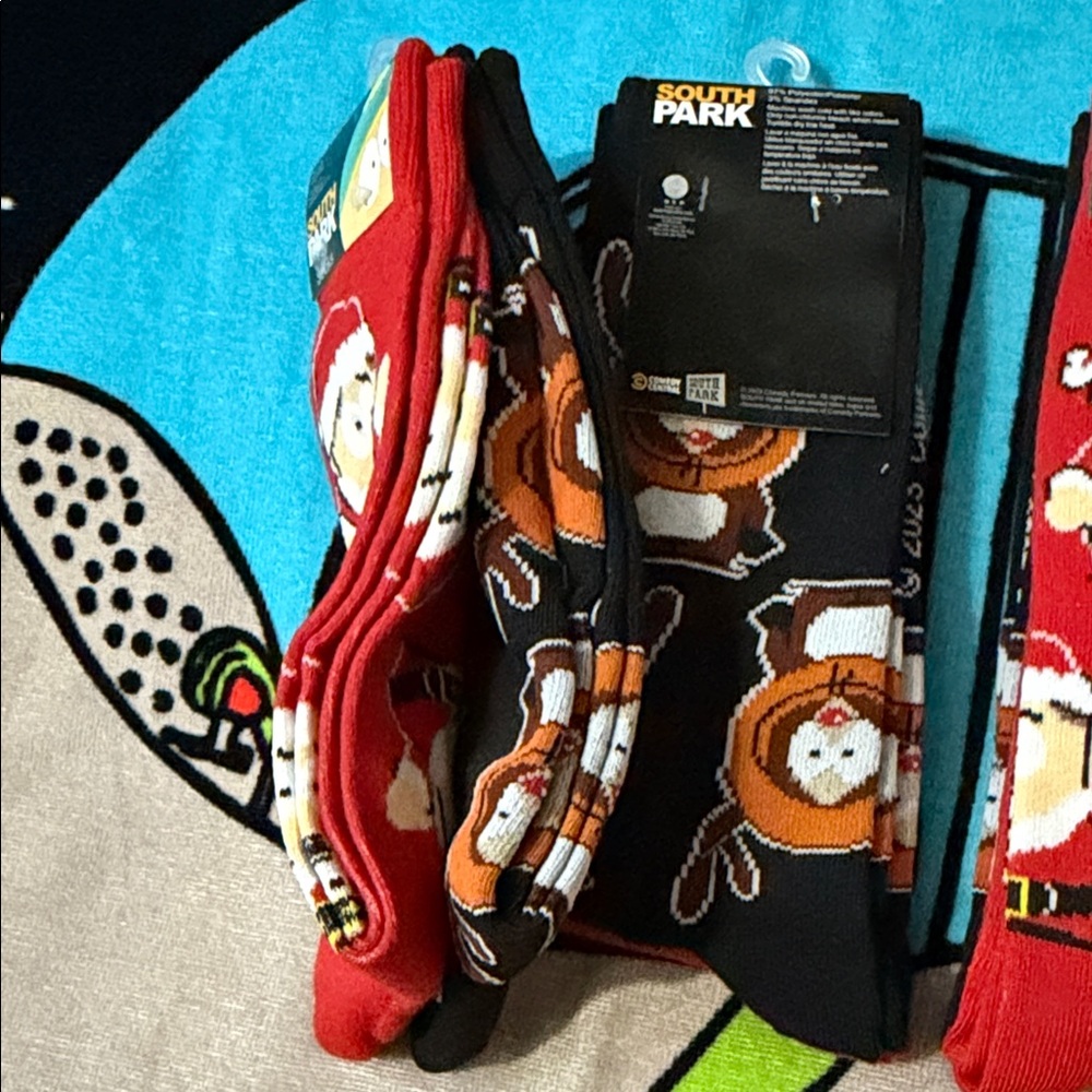 South Park Holiday Socks - 3 Sets.      ( 6 Pairs ) - Picture 4 of 6